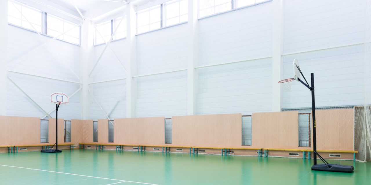 Przyszkolne hale sportowe: Moc aktywności w szkołach – dlaczego warto budować przyszkolne hale sportowe